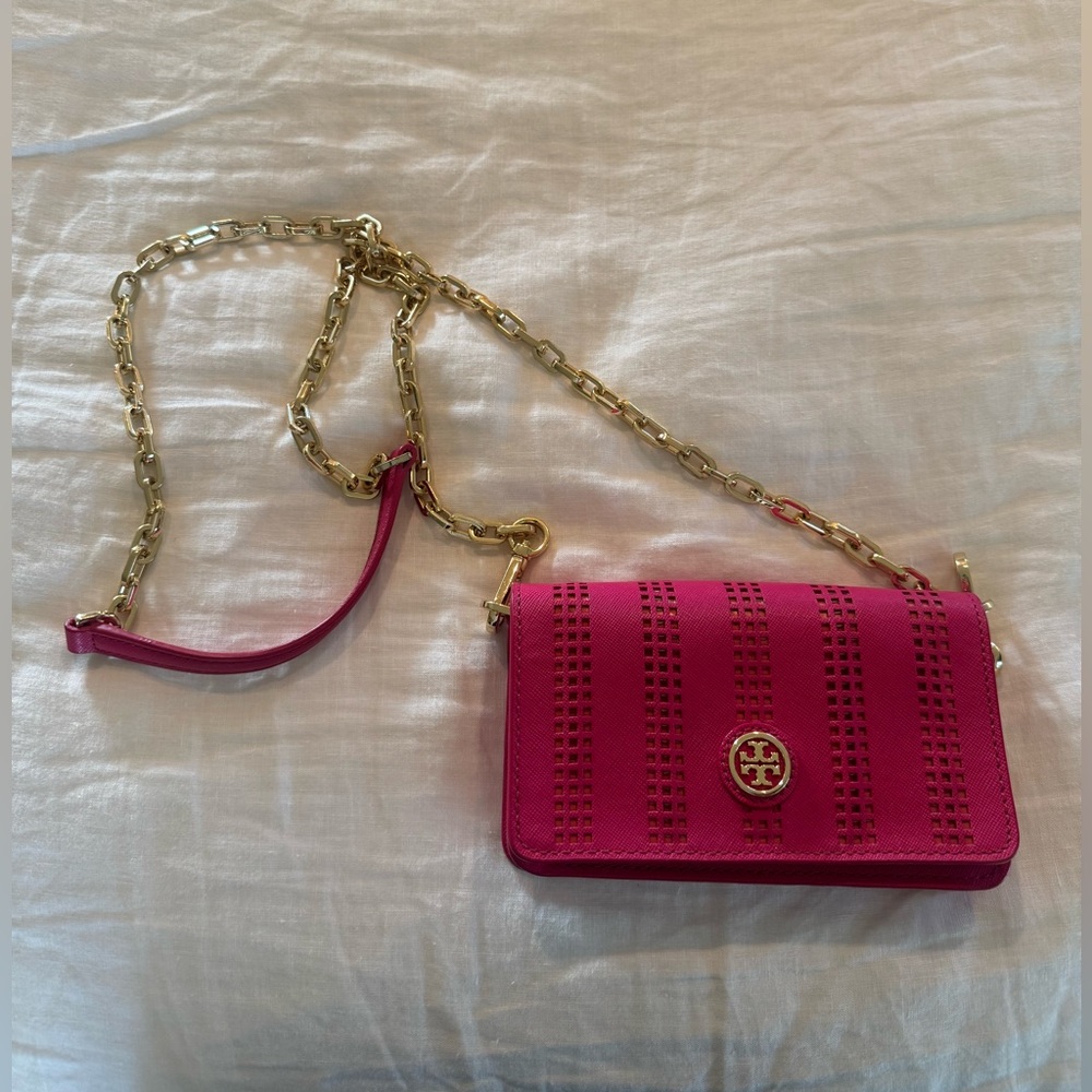Pink Tory Burch mini bag. Excellent condition.